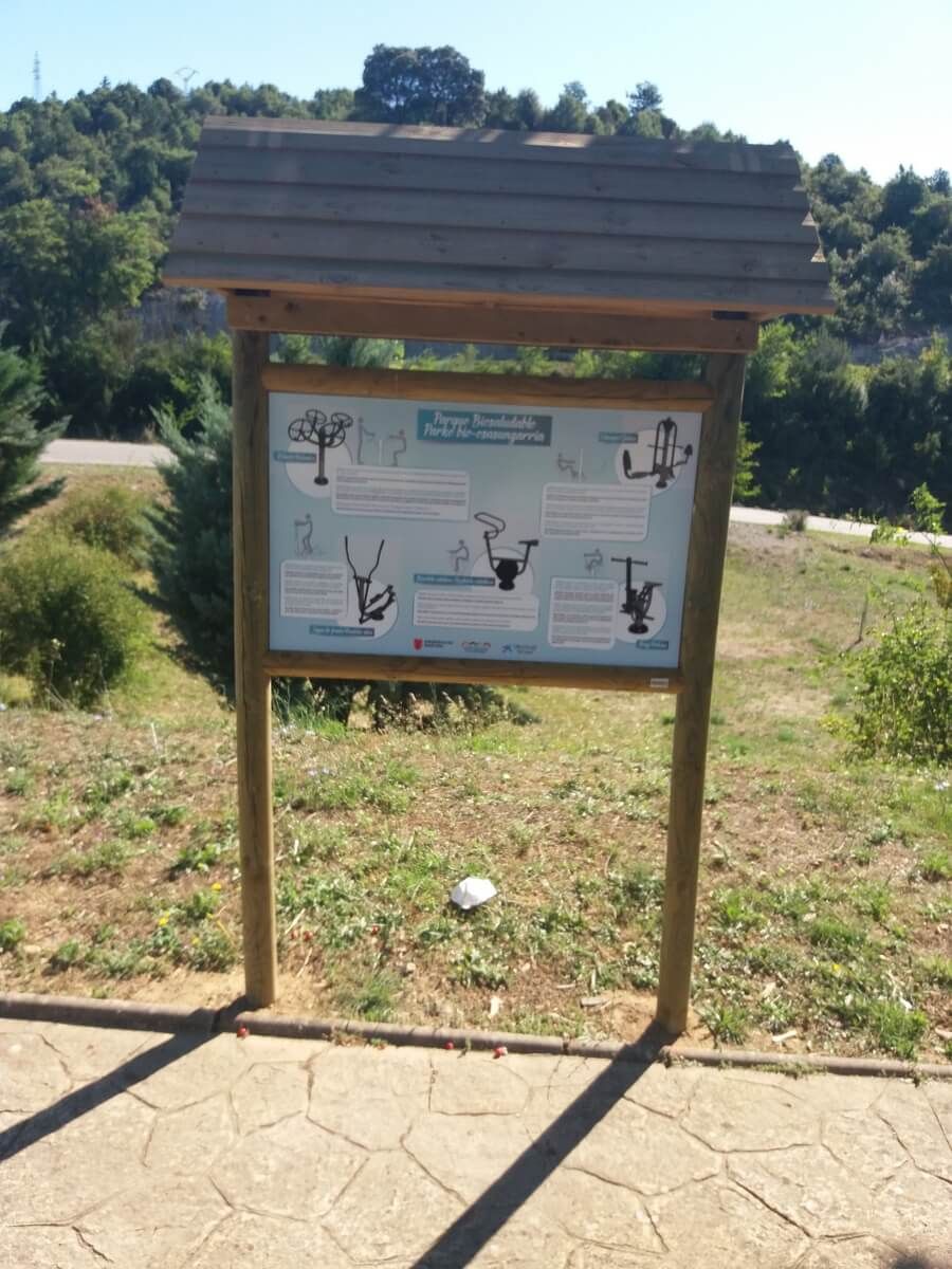 Telatutxoa duen informazio-kartela
